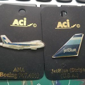 lot of 2 airline collectors lapel pins